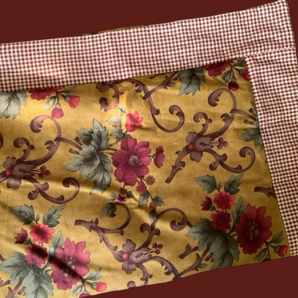 Set of 2 Pillow Shams | Rich Floral Victorian Style | Gingham Trim